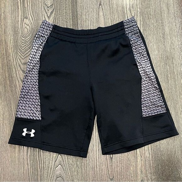 Under Armour Youth Boys Football Shorts Elastic Waistband Pull-On Black Large - Picture 1 of 8
